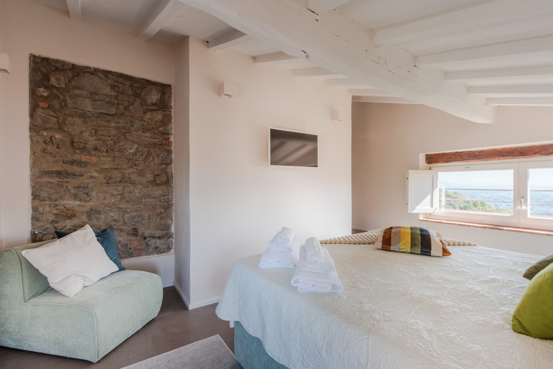 Room 2, first floor, Villa Gioma (4)