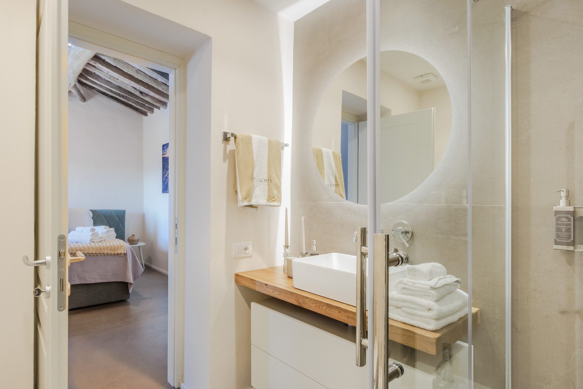 Room 3, first floor, Villa Gioma (2)