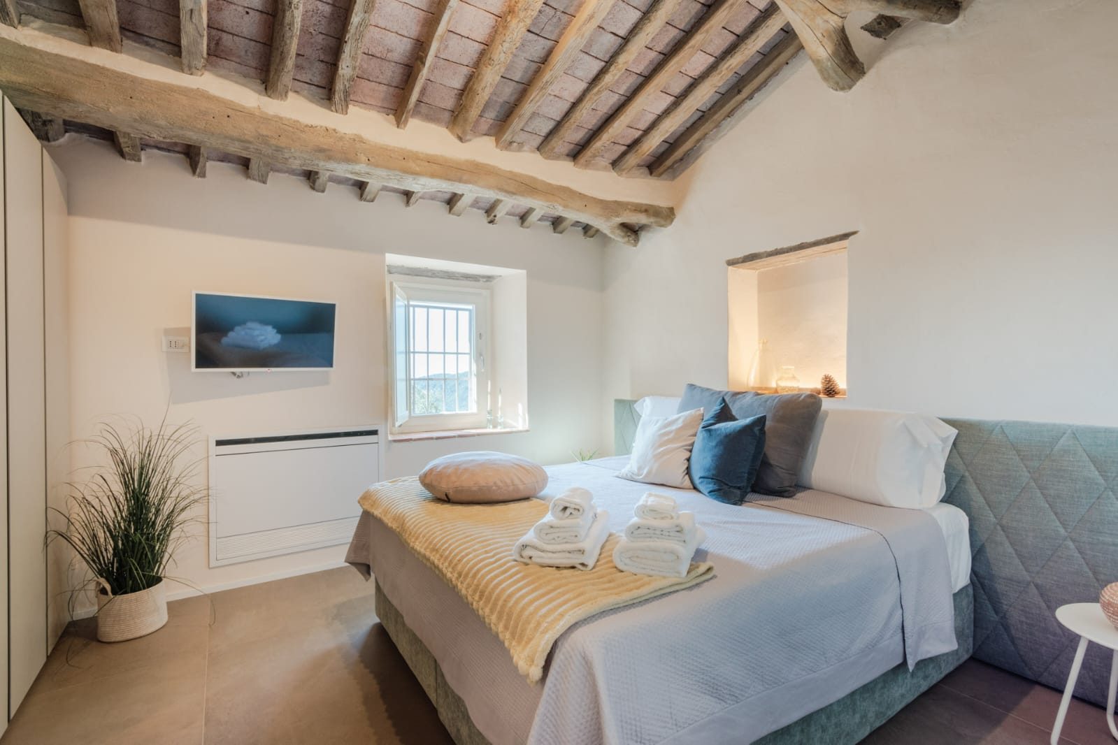 Room 3, first floor, Villa Gioma