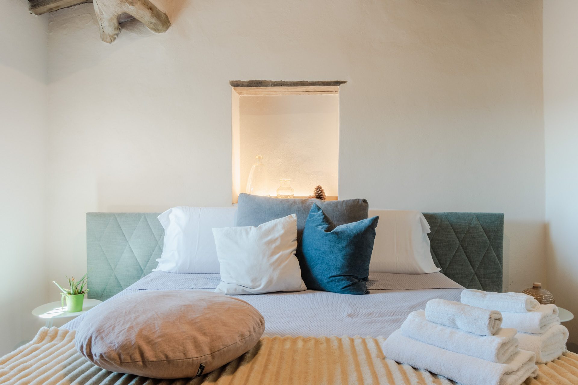 Room 3, first floor, Villa Gioma (5)