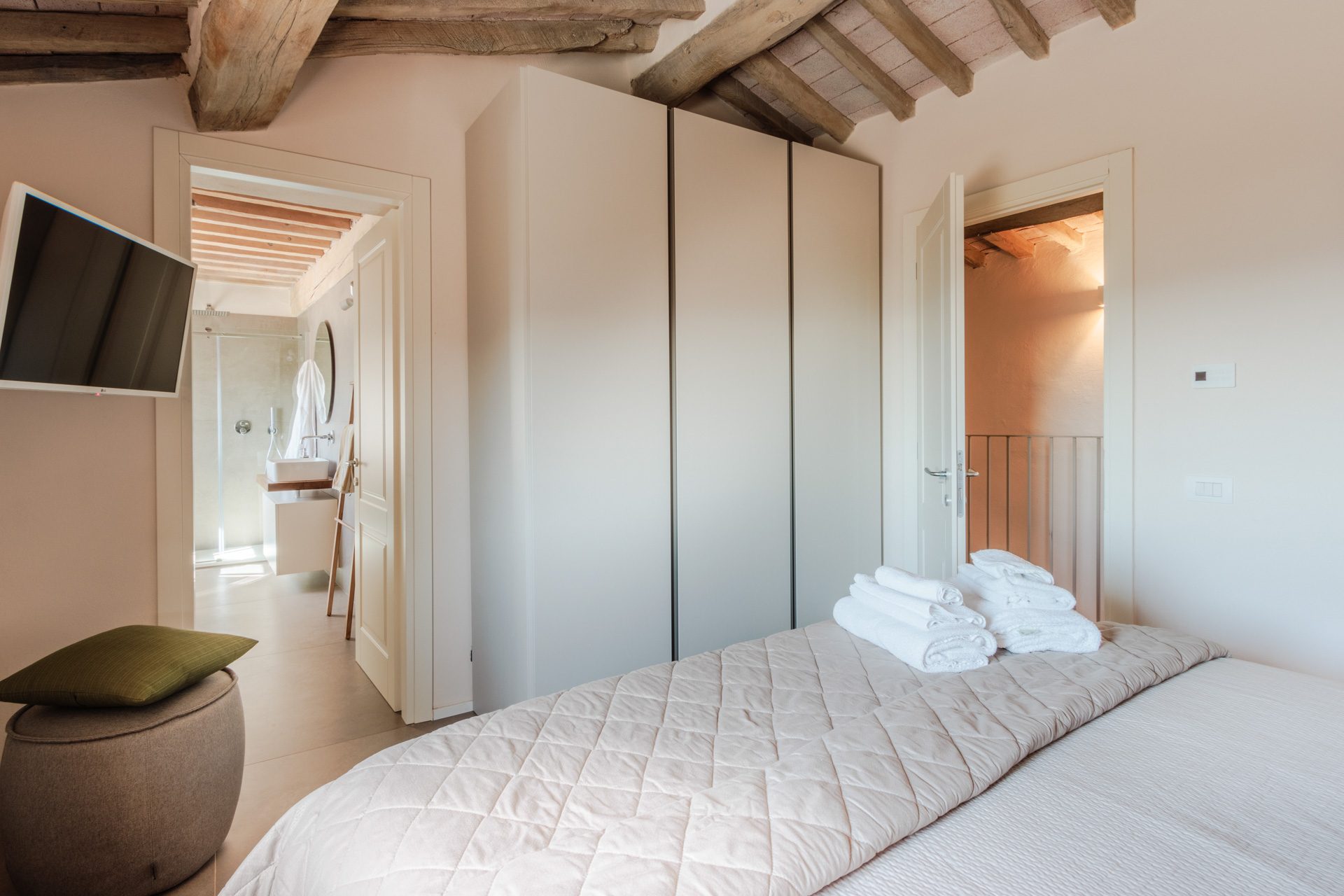 Room 4, first floor, Villa Gioma (4)