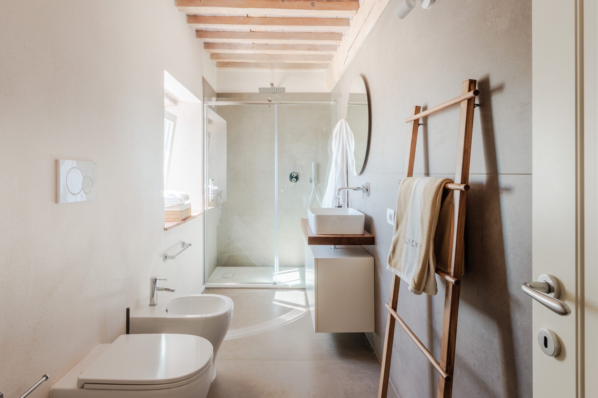 Room 4, first floor, Villa Gioma (5)