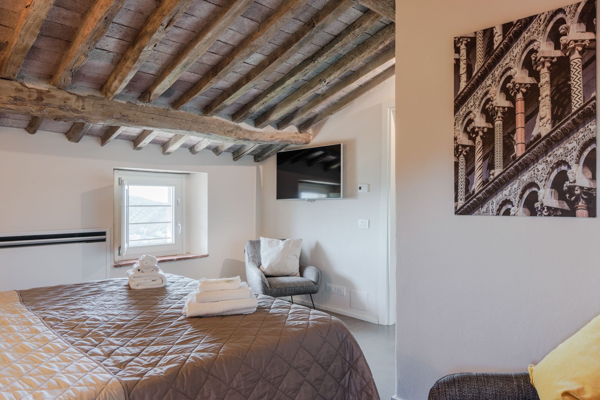 Room 6, attic, Villa Gioma (2)