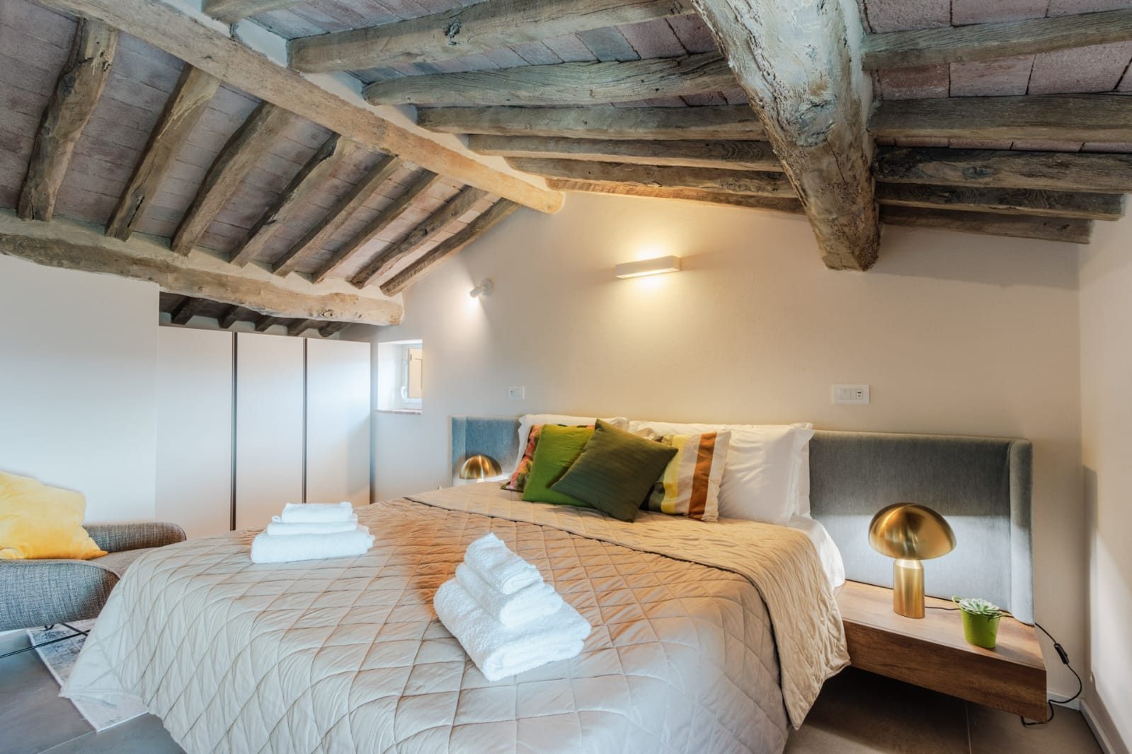Room 6, attic, Villa Gioma