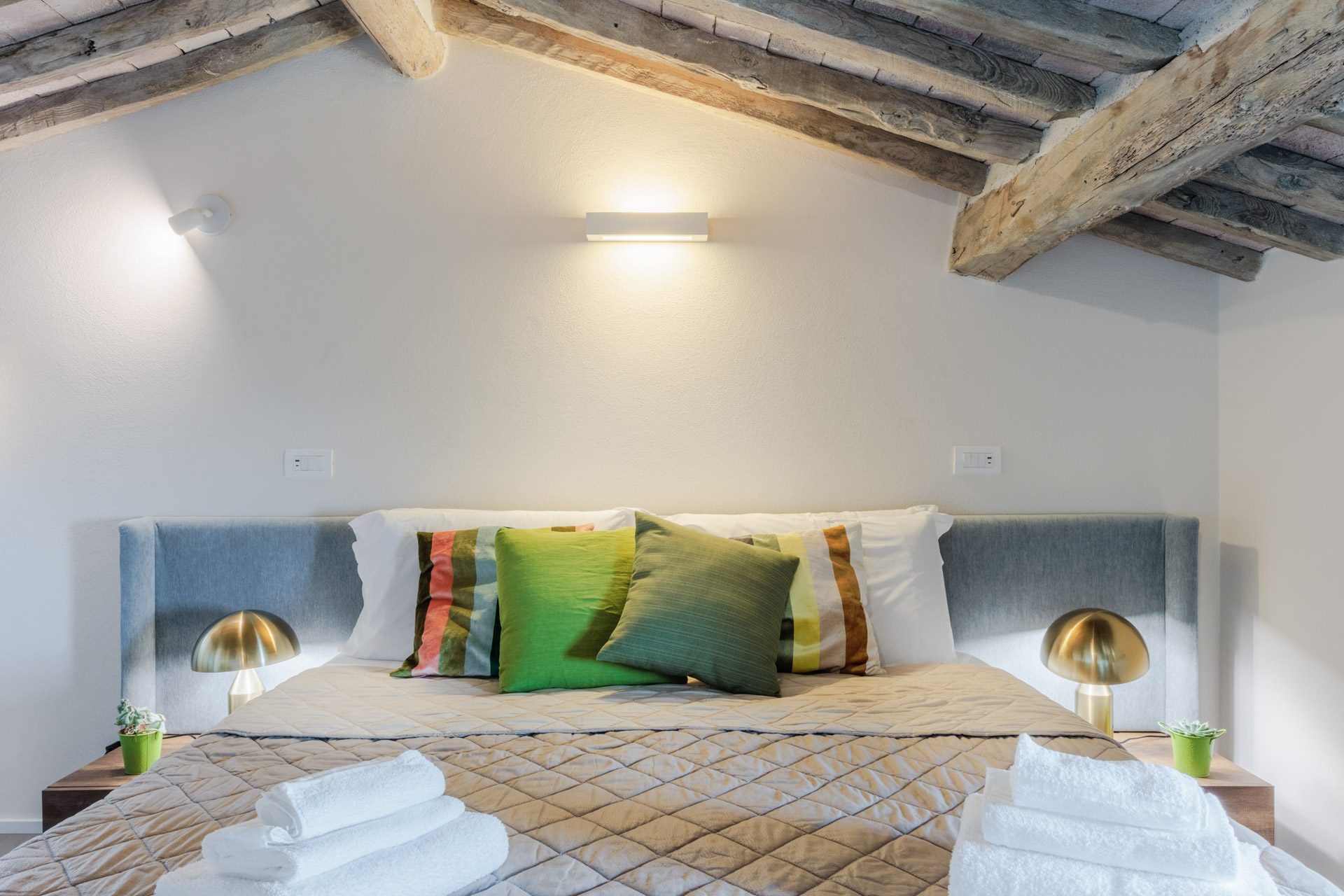 Room 6, attic, Villa Gioma (6)
